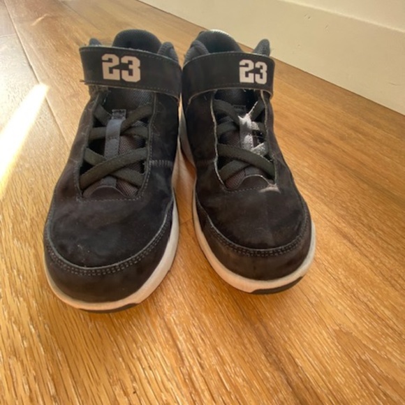 Air Jordans Size 3y - Picture 2 of 7